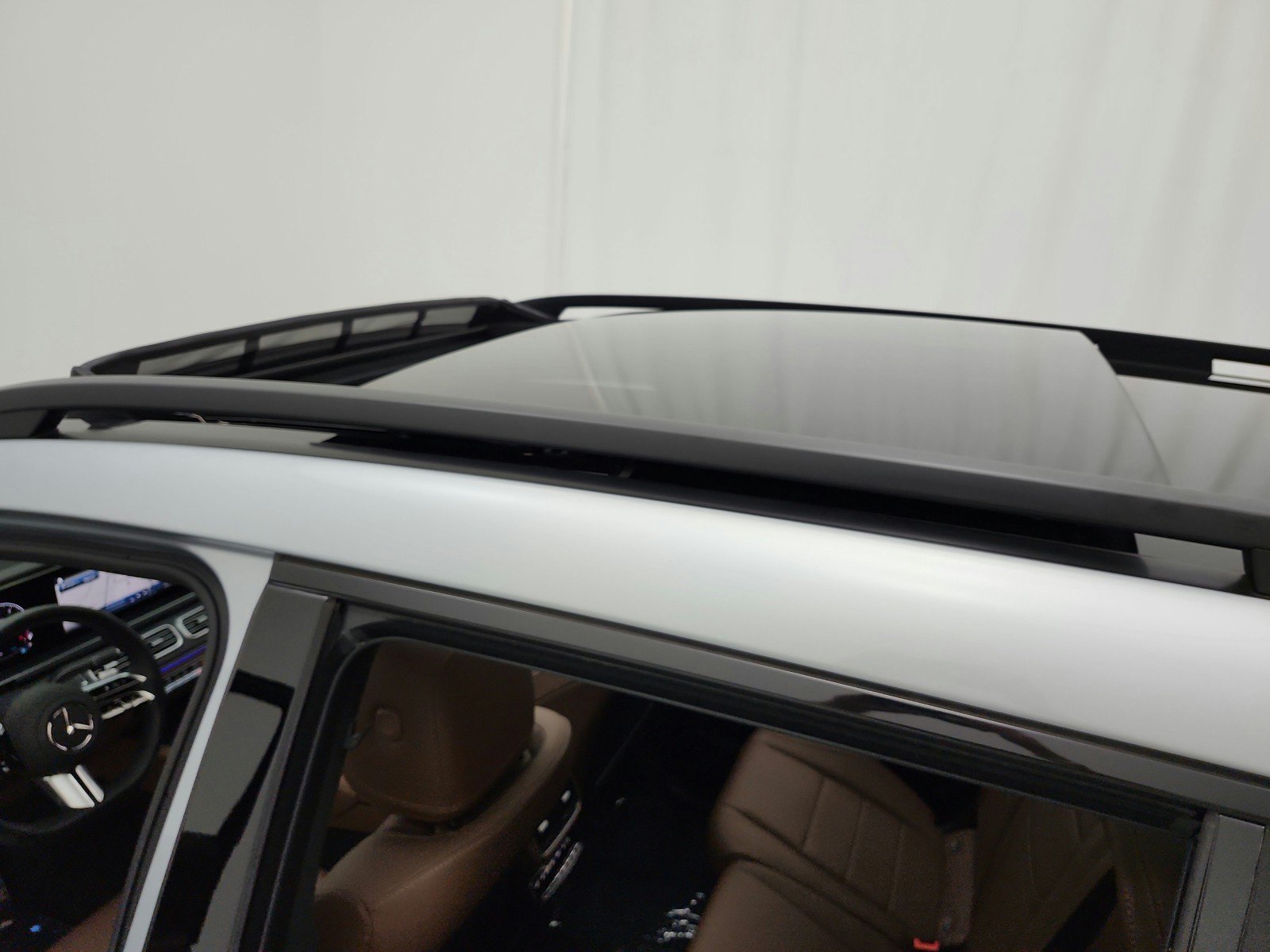 Used 2025 Mercedes-Benz GLS 450 4MATIC w/ AMG Line Exterior image 11