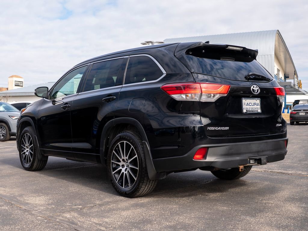 Used 2017 Toyota Highlander SE image 10