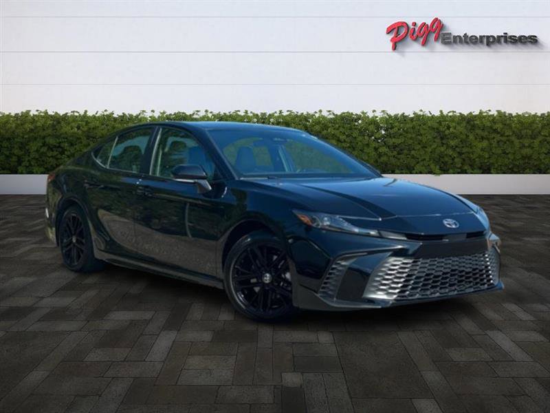 Used 2025 Toyota Camry SE image 5