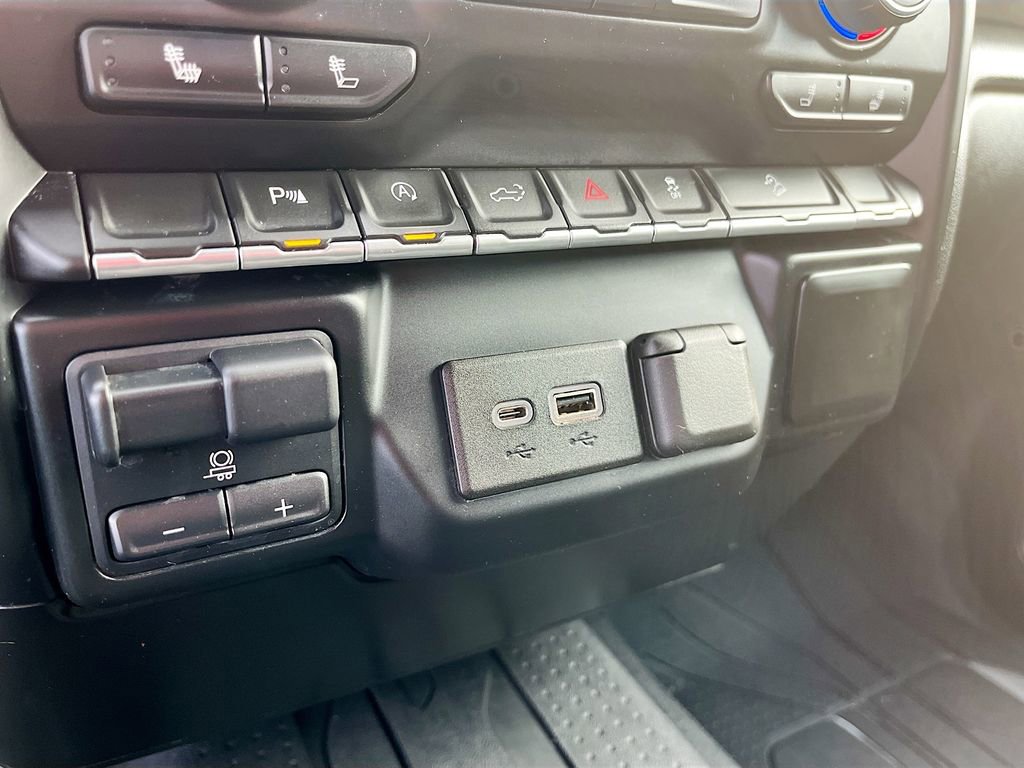 Used 2019 Chevrolet Silverado 1500 RST AWD/4WD image 16