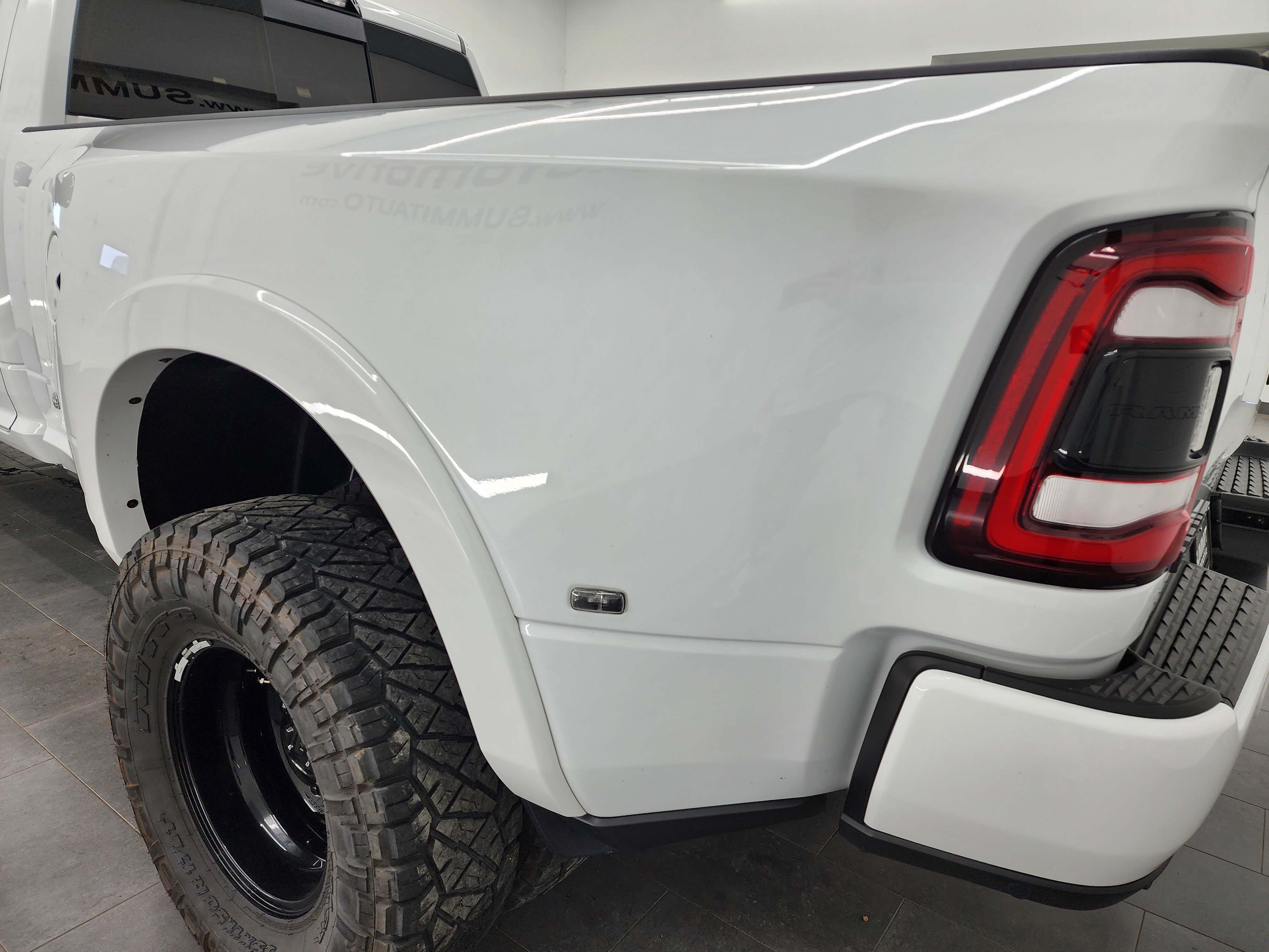 Used 2021 RAM 3500 Laramie w/ Night Edition image 36