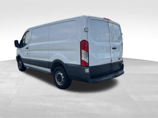 Used 2017 Ford Transit 150 130 Low Roof RWD image 5