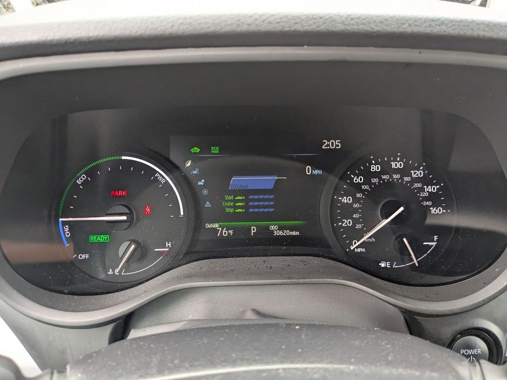 Used 2025 Toyota Sienna LE image 13