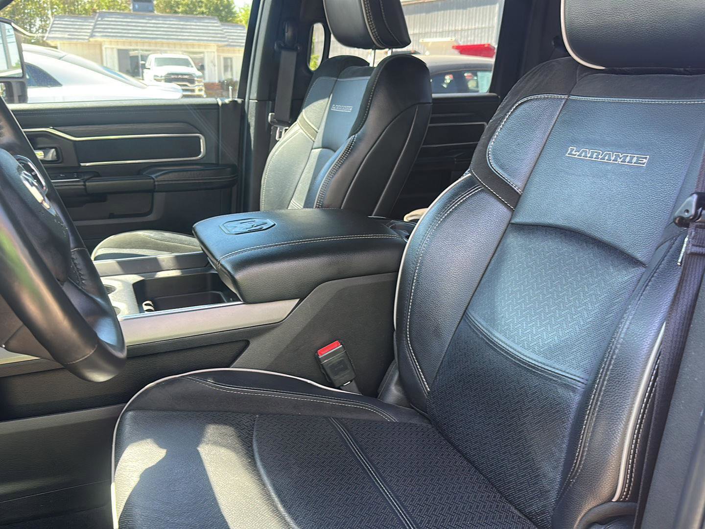 Used 2024 RAM 2500 Laramie w/ Sport Appearance Package image 17