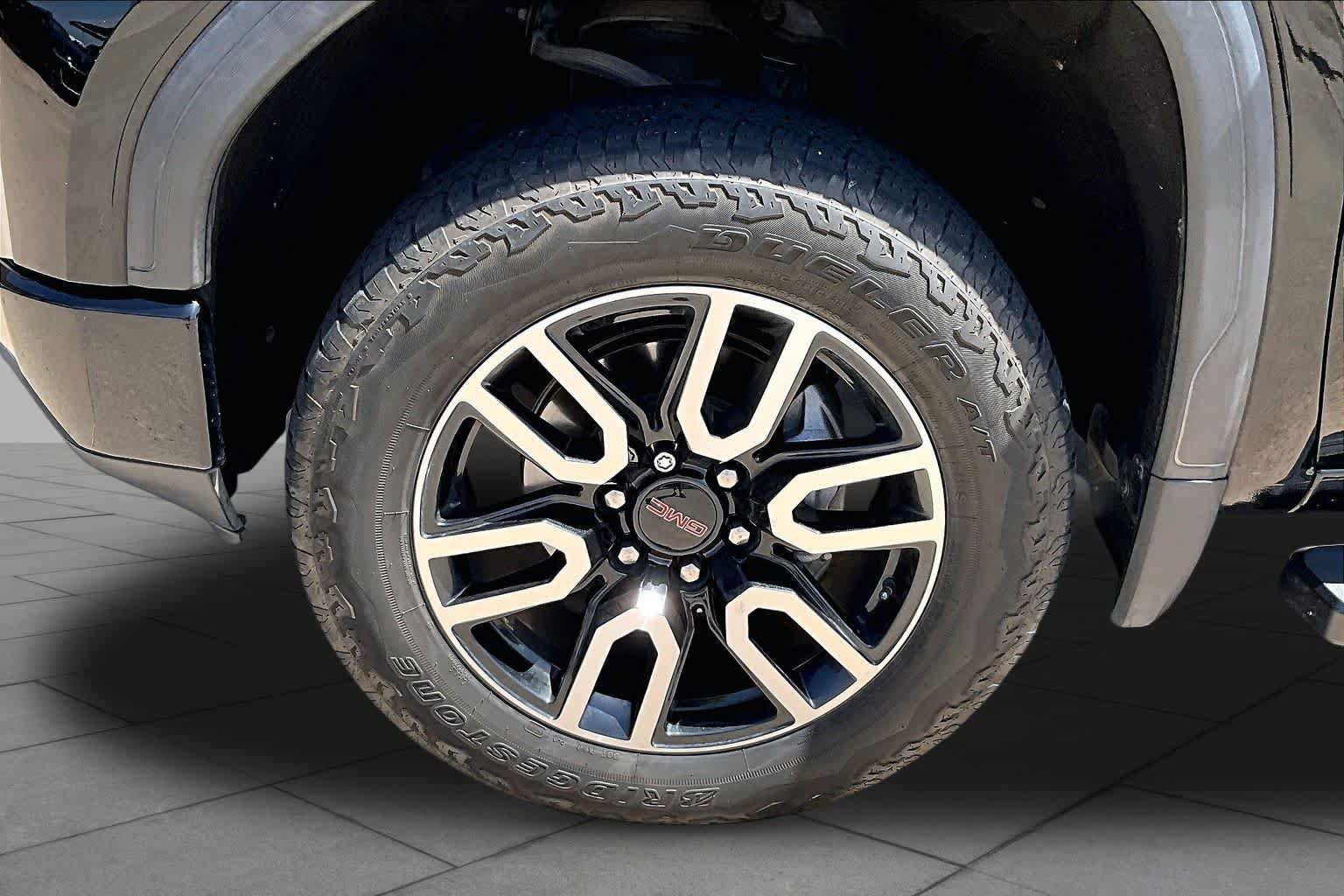 Used 2020 GMC Sierra 1500 AT4 w/ AT4 Premium Package AWD/4WD image 9