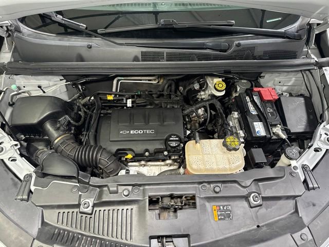 Used 2019 Chevrolet Trax LT w/ LT Convenience Package FWD image 6