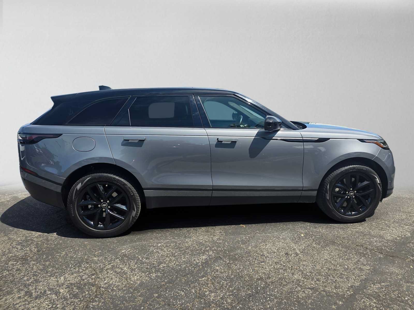 Used 2026 Land Rover Range Rover Velar S AWD/4WD image 6