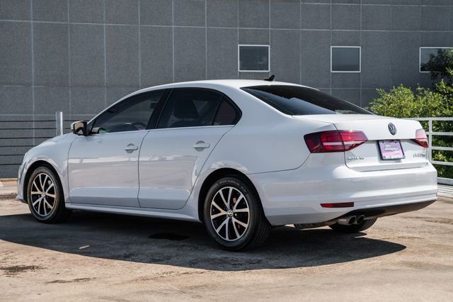Used 2017 Volkswagen Jetta SE image 5
