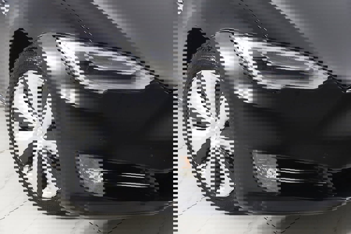 Used 2021 Tesla Model S Long Range Plus image 18