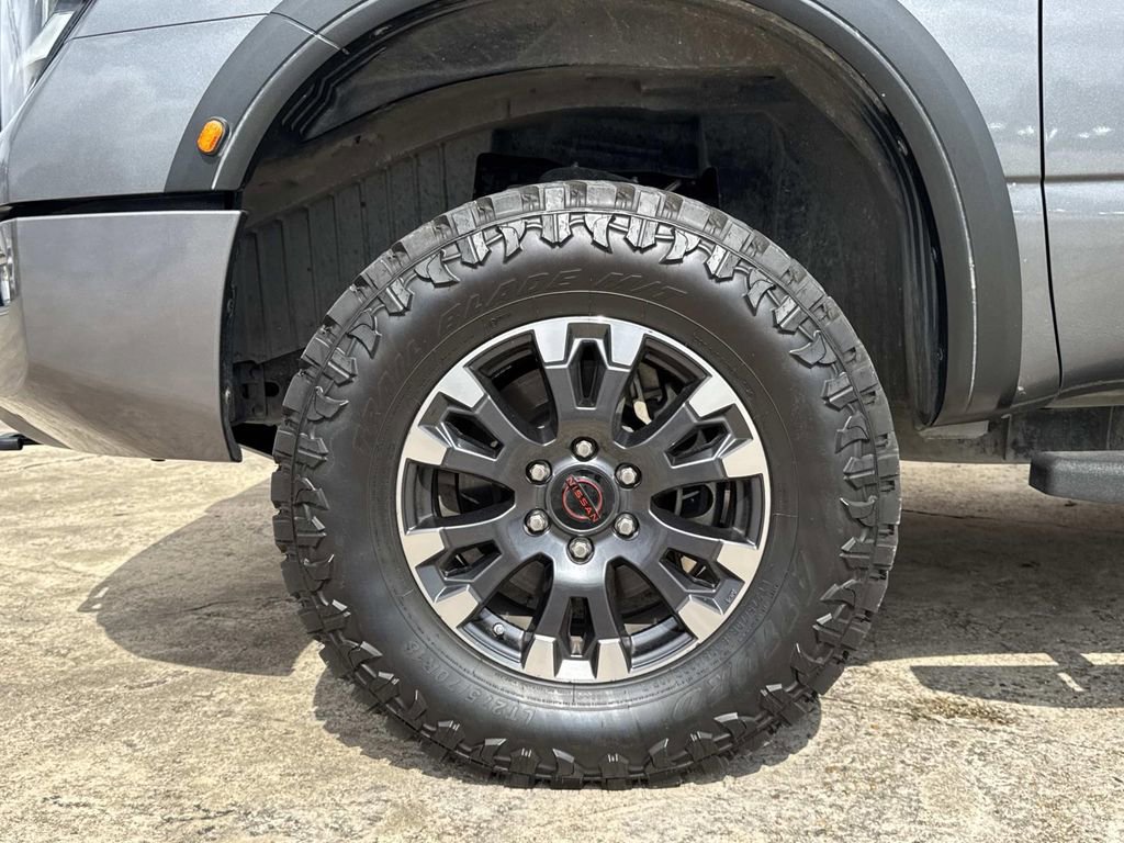 Used 2023 Nissan Titan PRO-4X image 5