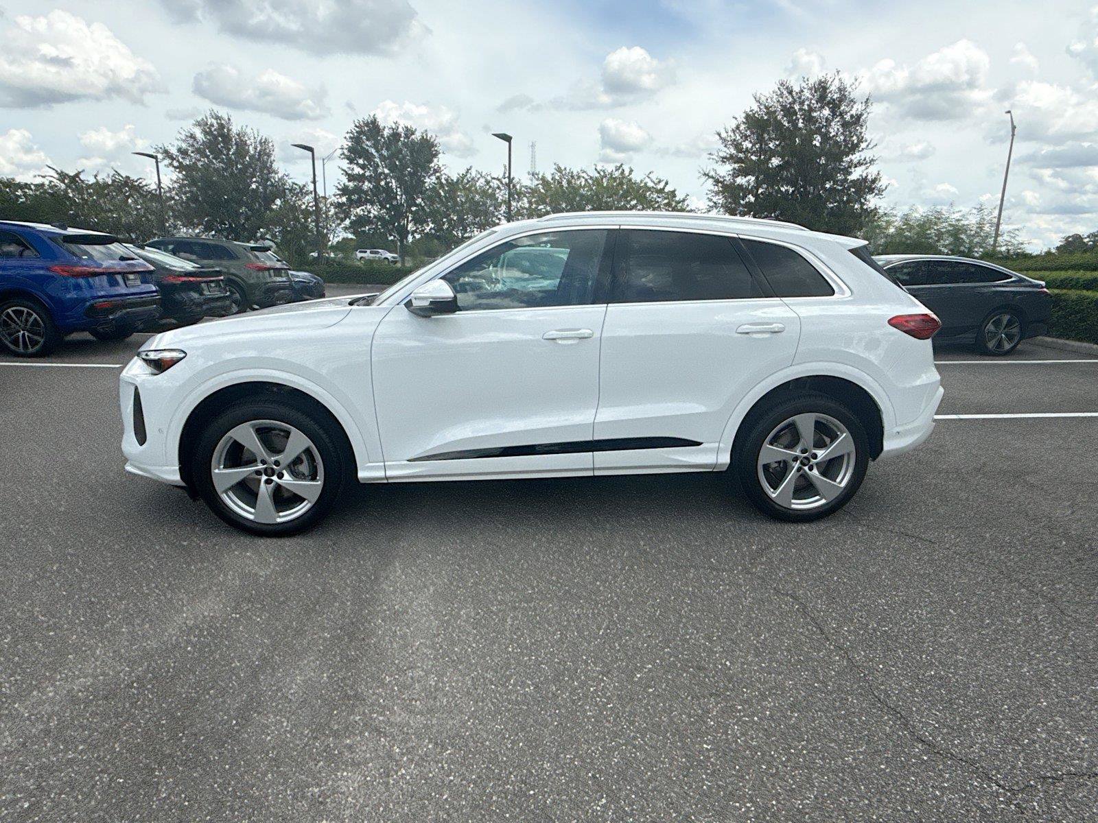 Certified 2025 Audi Q5 Premium AWD/4WD image 4