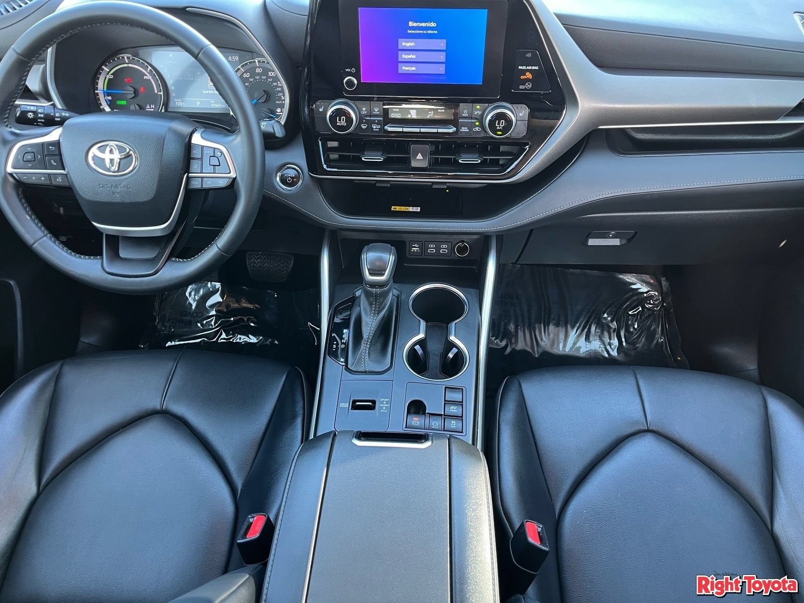 Used 2023 Toyota Highlander XLE FWD image 16