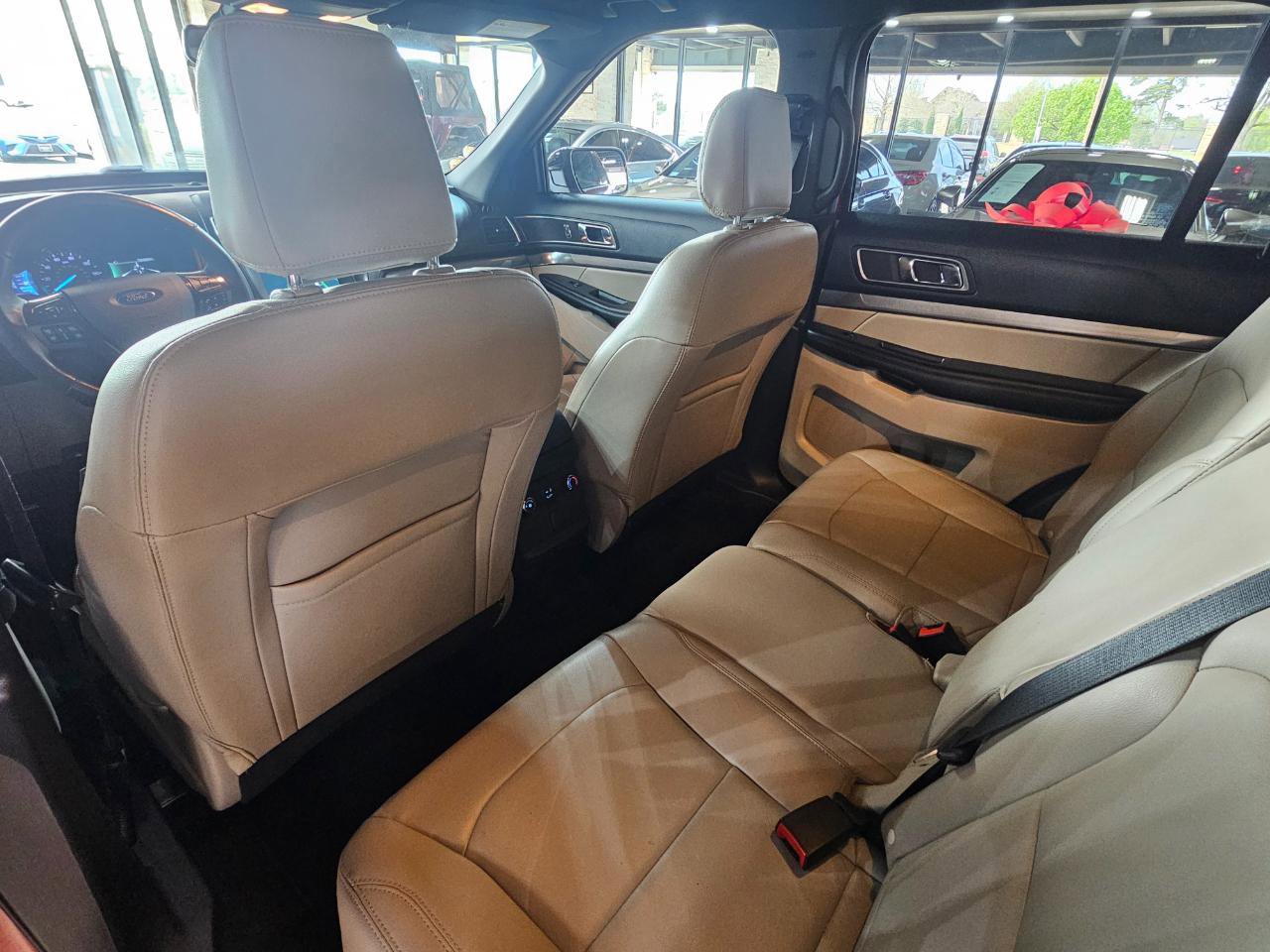 Used 2018 Ford Explorer XLT w/ Equipment Group 202A image 24