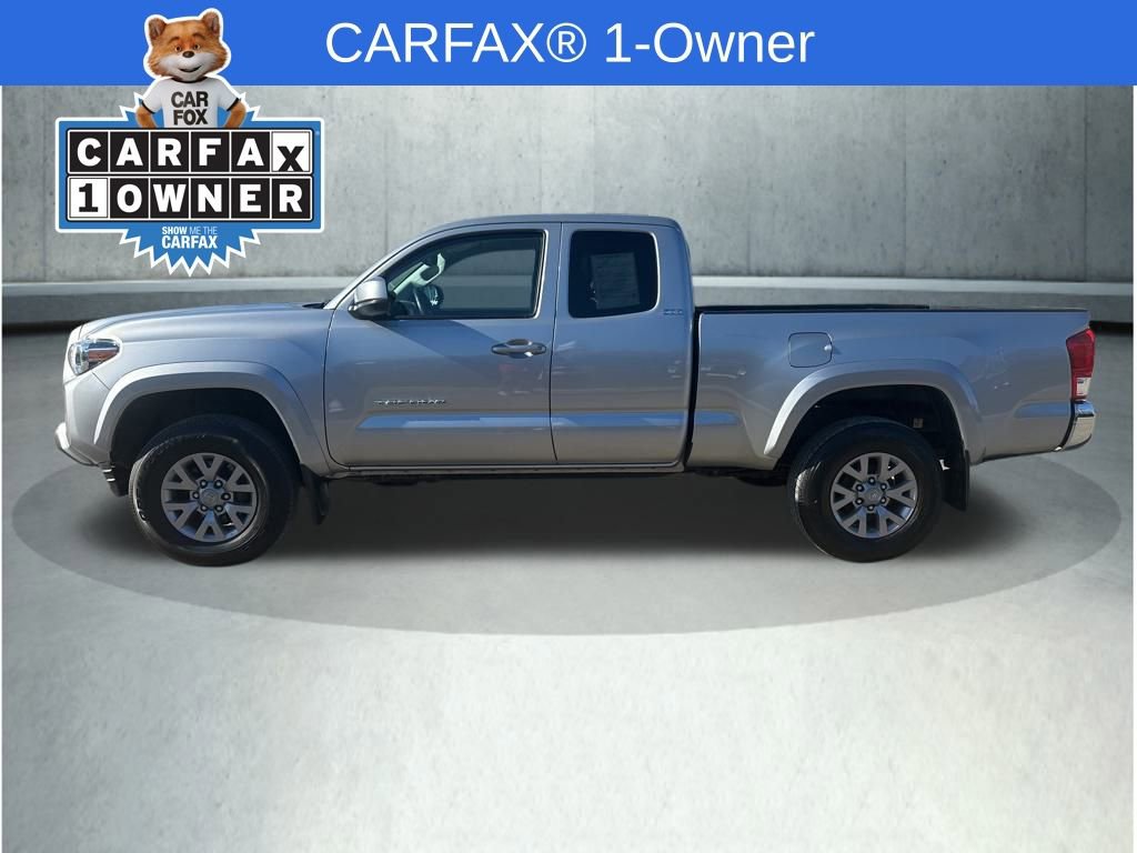 Used 2017 Toyota Tacoma SR5 image 2