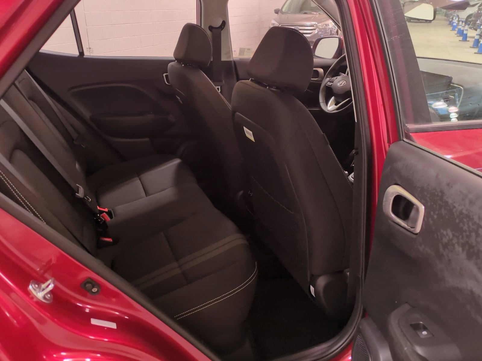 Used 2025 Hyundai Venue SEL image 12