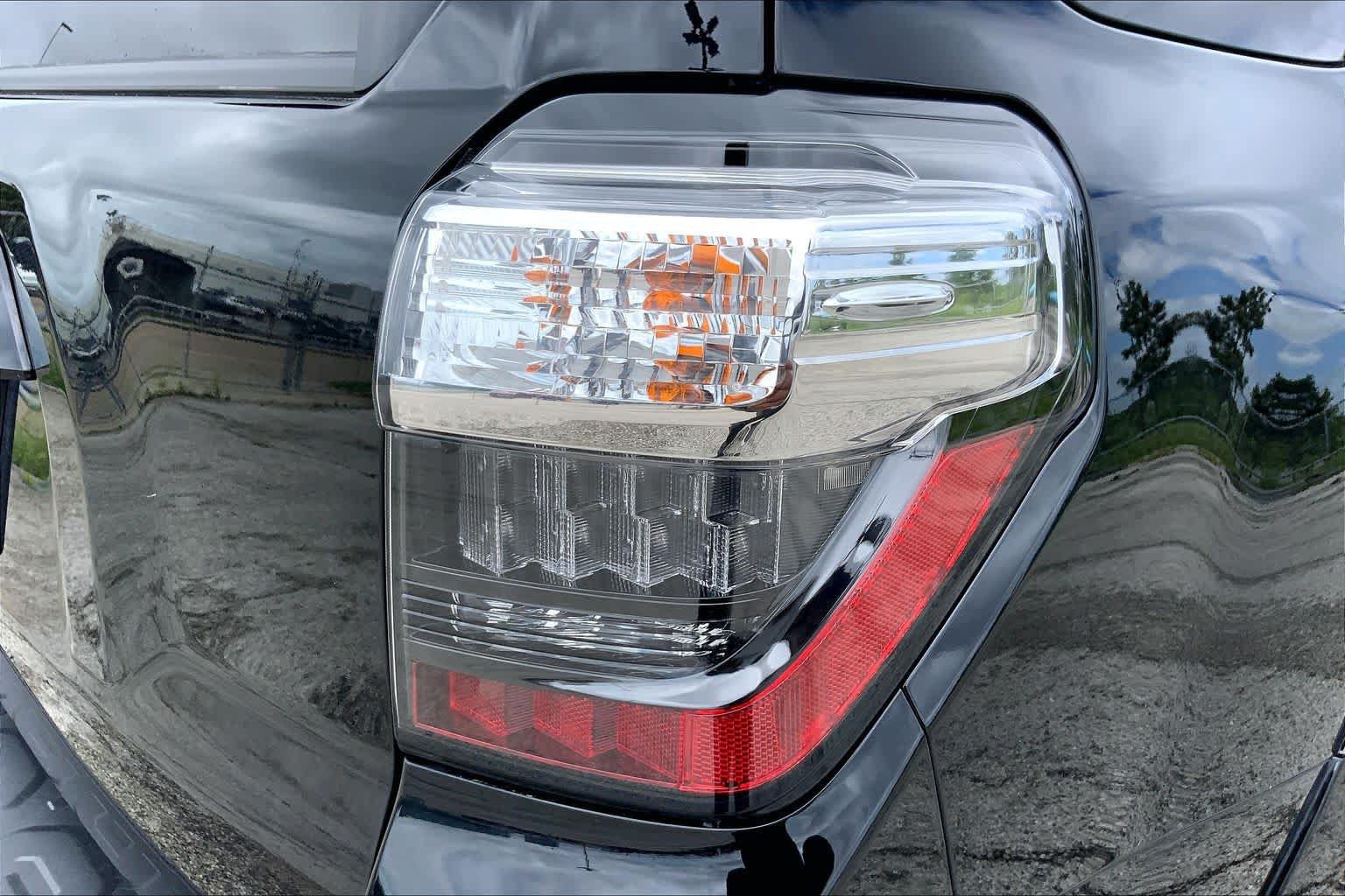 Used 2023 Toyota 4Runner SR5 AWD/4WD image 30