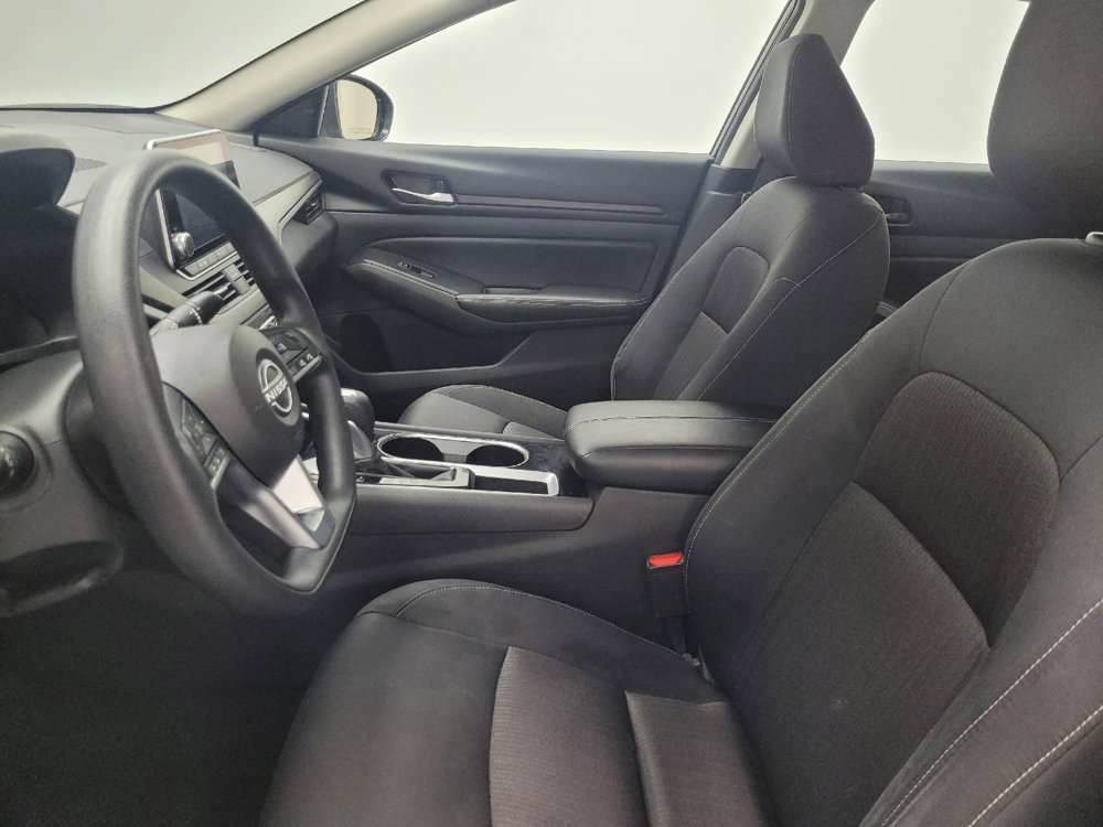 Used 2024 Nissan Altima 2.5 SV image 17