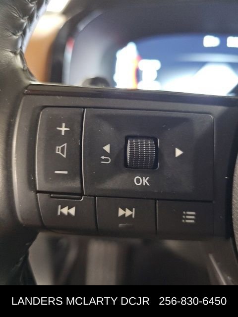 Used 2023 Nissan Pathfinder Platinum w/ Cargo Package AWD/4WD image 18