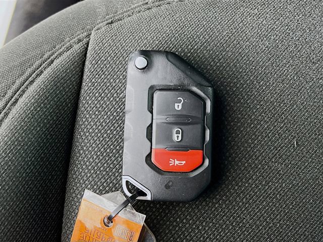 Used 2023 Jeep Wrangler Sahara image 28