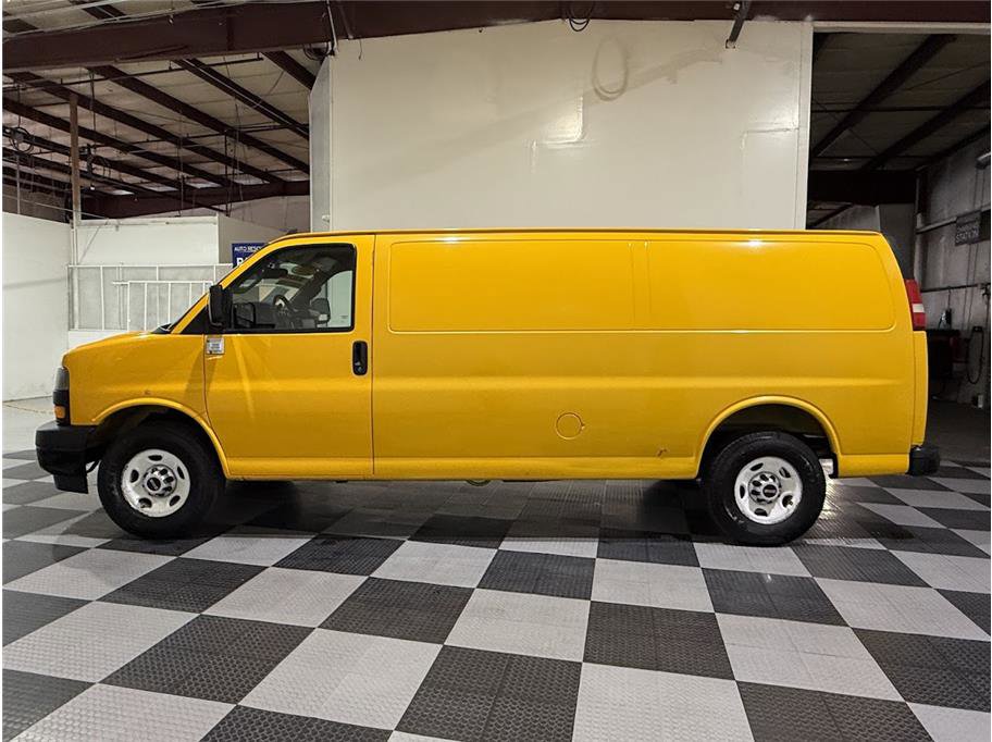 Used 2018 GMC Savana 2500 Extended w/ Driver Convenience Package image 8