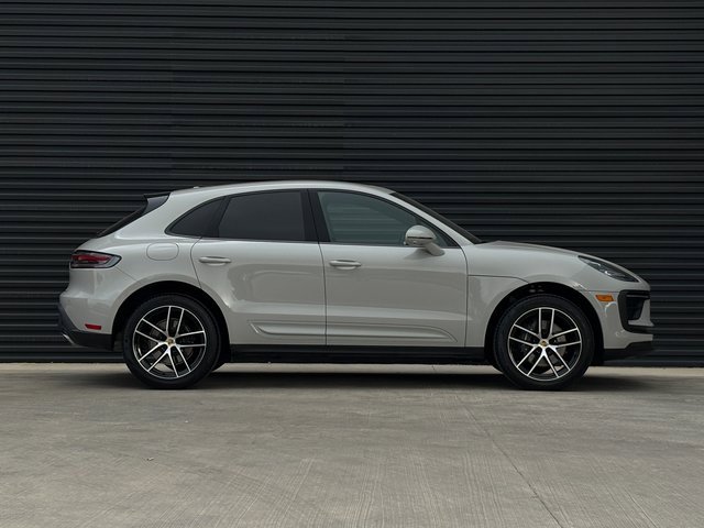 Used 2025 Porsche Macan image 8