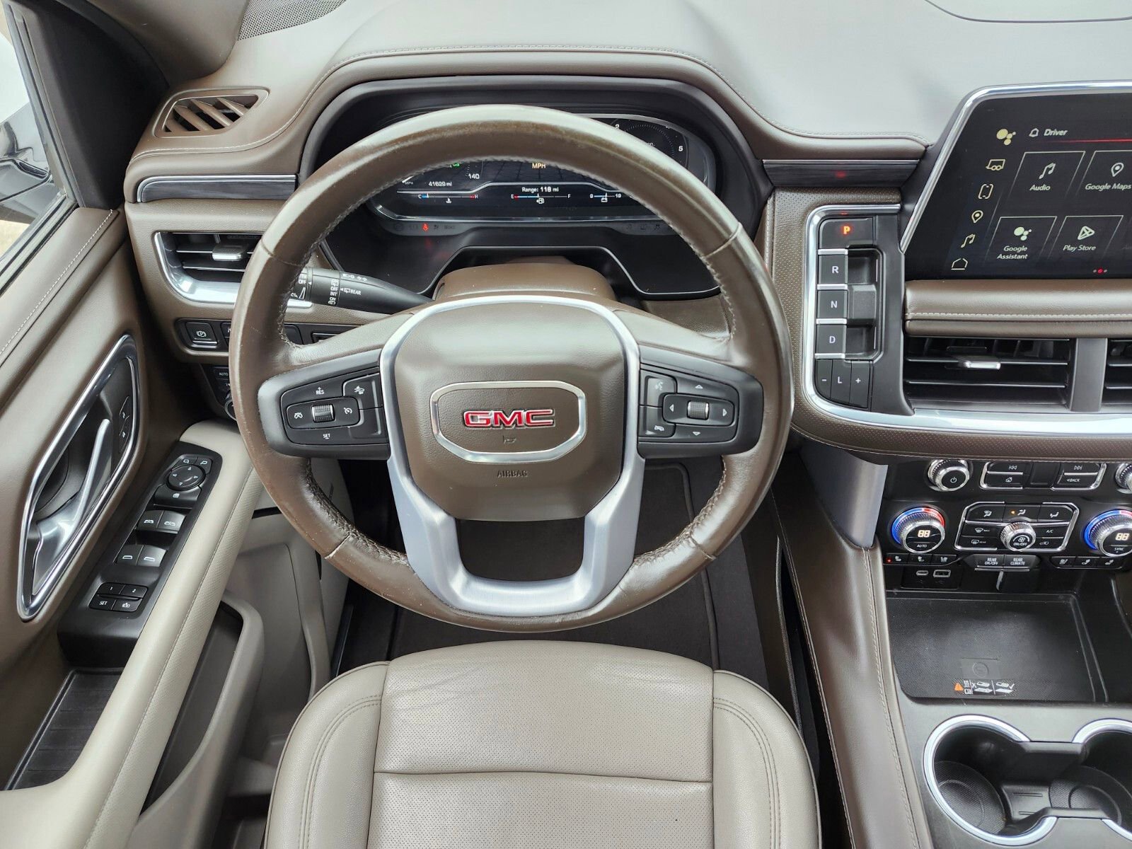 Used 2023 GMC Yukon SLT image 13