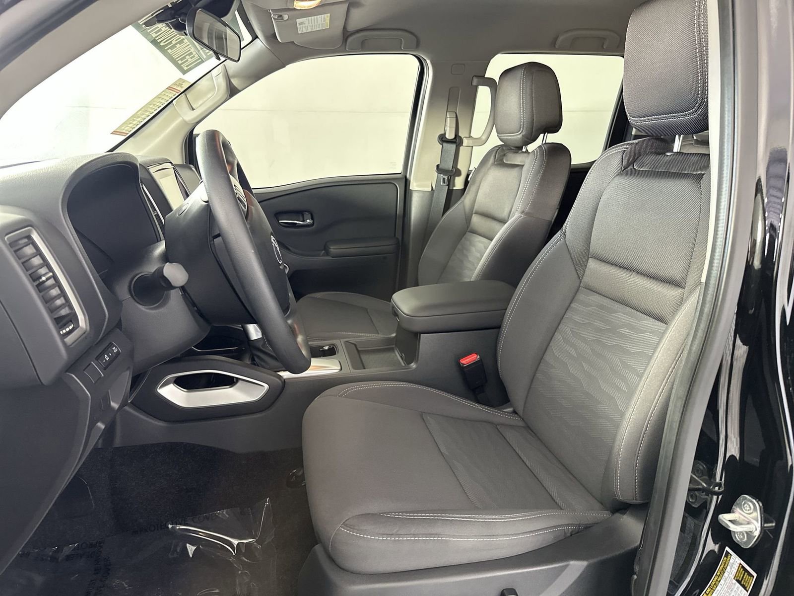 Used 2024 Nissan Frontier SV w/ Technology Package image 11