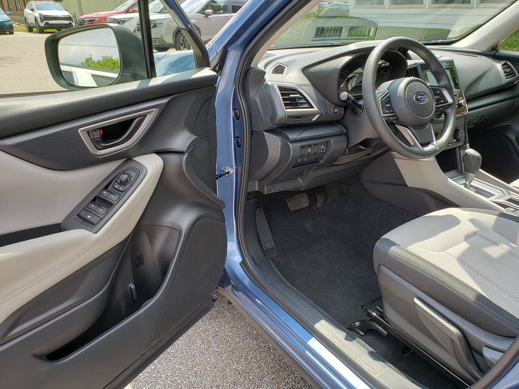 Used 2023 Subaru Forester AWD/4WD image 8
