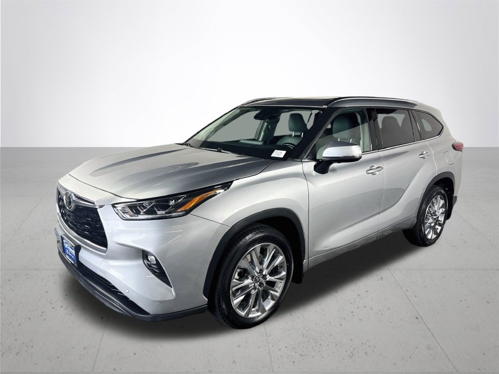 Used 2023 Toyota Highlander Limited AWD/4WD image 2