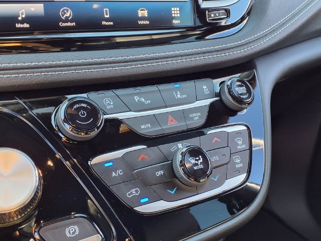 New 2027 Chrysler Pacifica Select FWD image 8