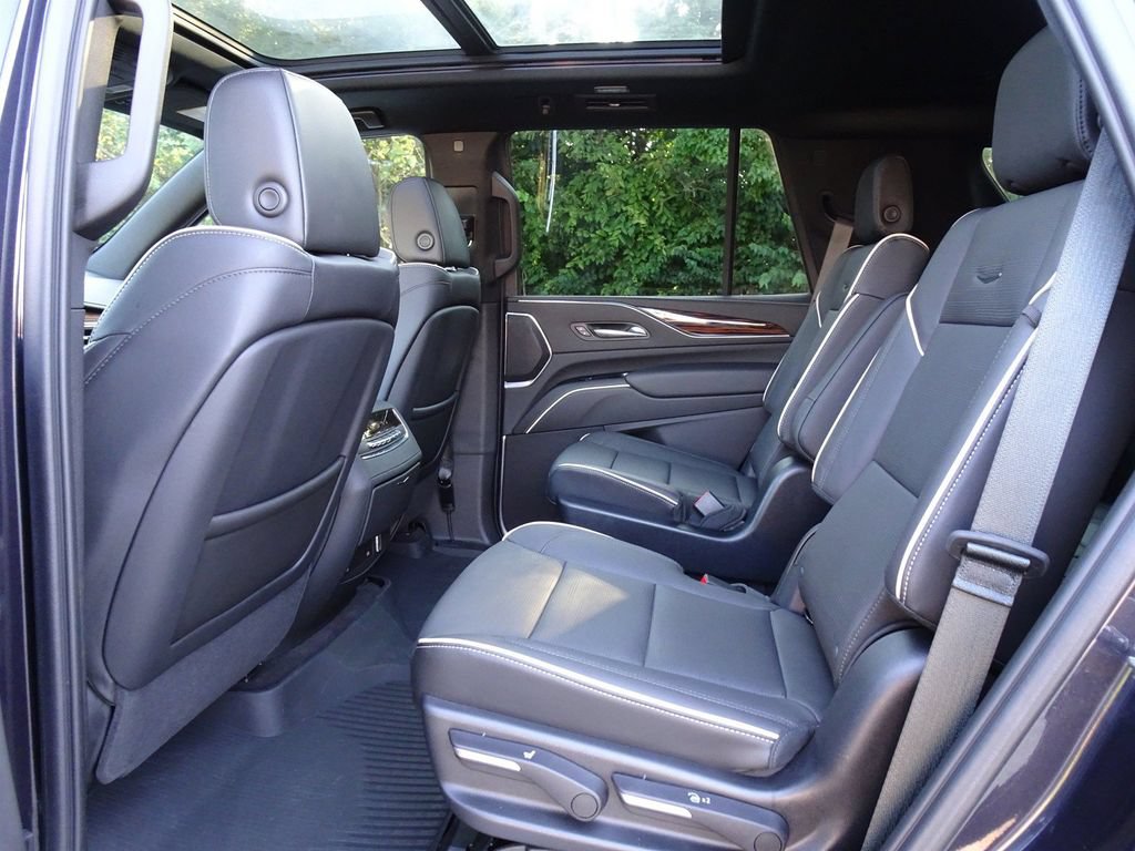 Certified 2023 Cadillac Escalade Premium Luxury w/ LPO, Floor Liner Package AWD/4WD image 15