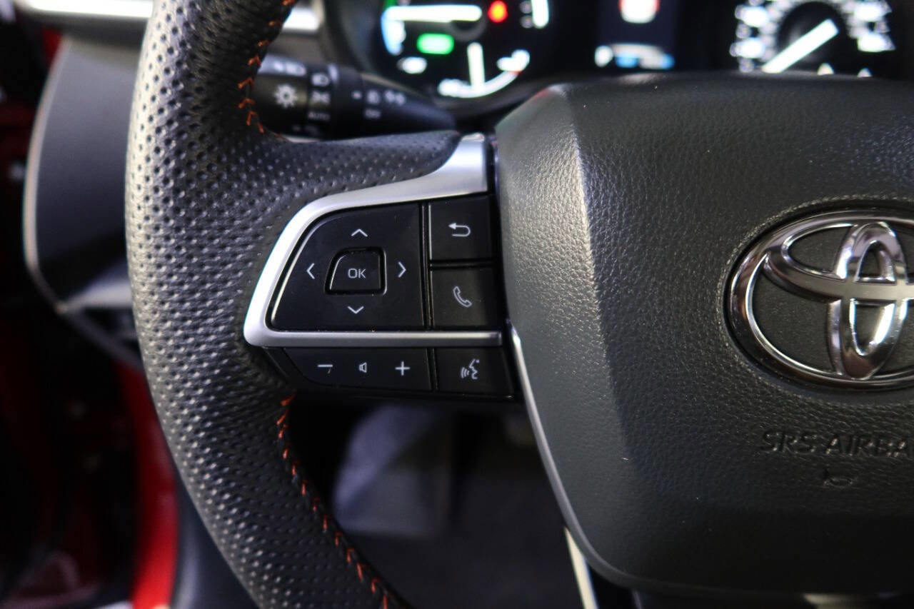 Used 2024 Toyota Sienna XSE image 34