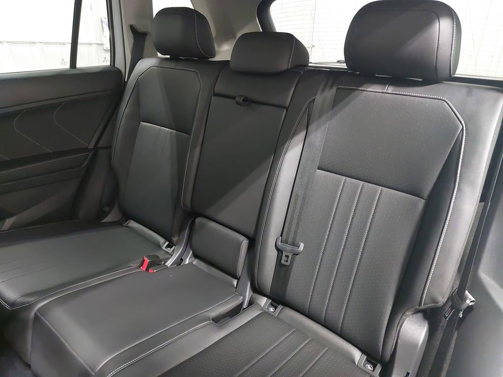 Used 2022 Volkswagen Tiguan SE image 13
