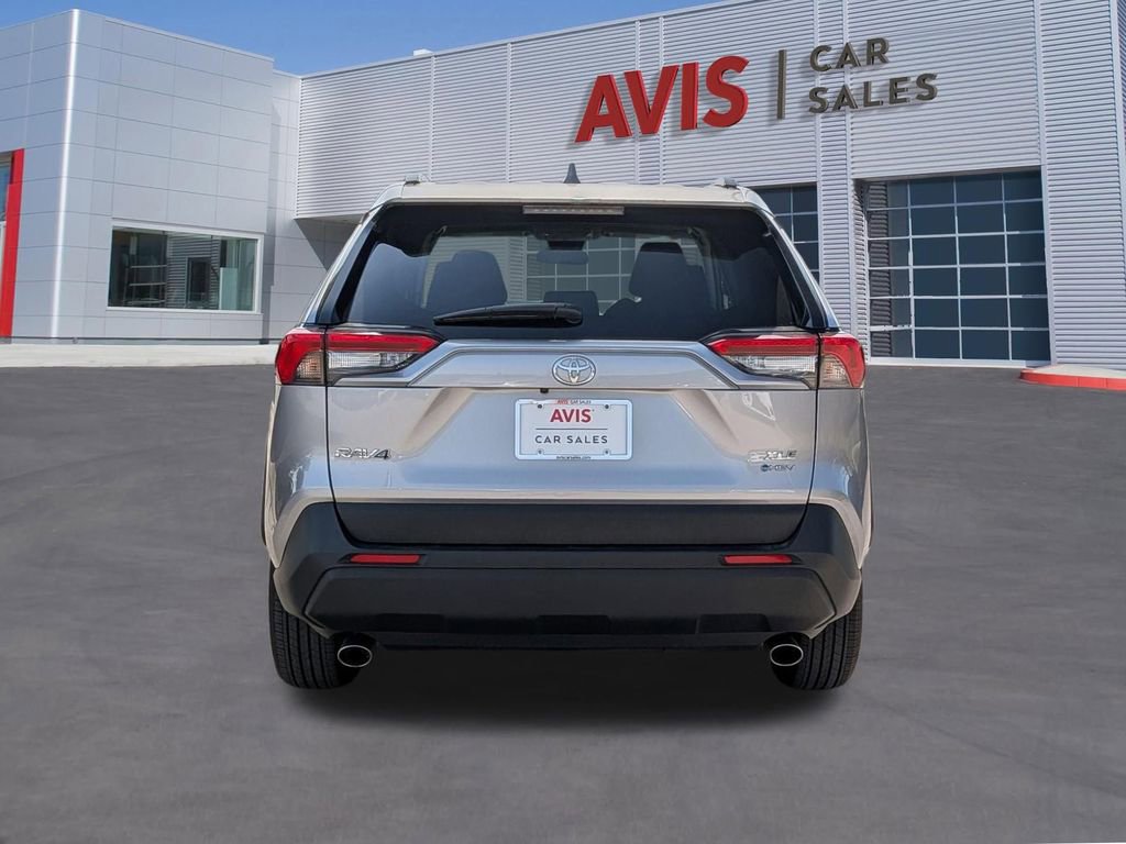 Used 2025 Toyota RAV4 XLE AWD/4WD image 5