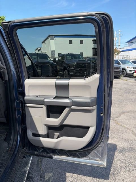 Used 2016 Ford F150 XLT w/ Equipment Group 302A Luxury AWD/4WD image 23