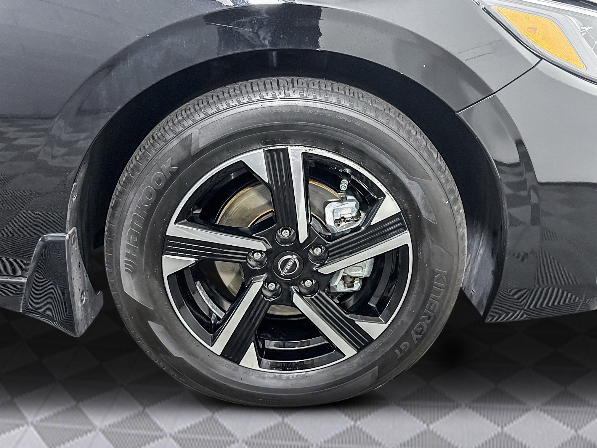 Used 2025 Nissan Sentra SV image 33