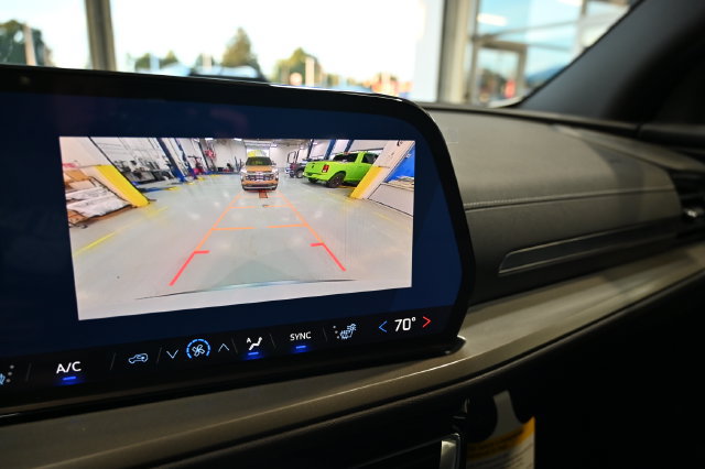 New 2027 Chevrolet Traverse LT w/ Midnight/Sport Edition AWD/4WD image 17