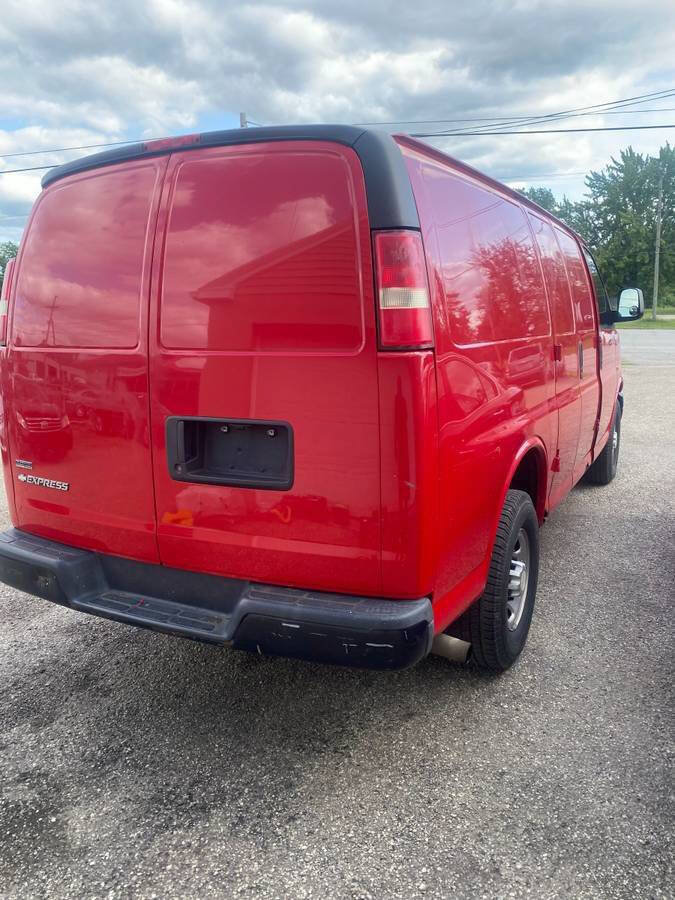 Used 2010 Chevrolet Express 3500 RWD image 5