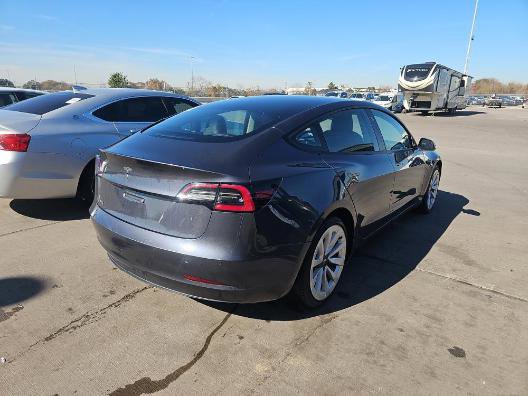 Used 2022 Tesla Model 3 Standard Range image 2