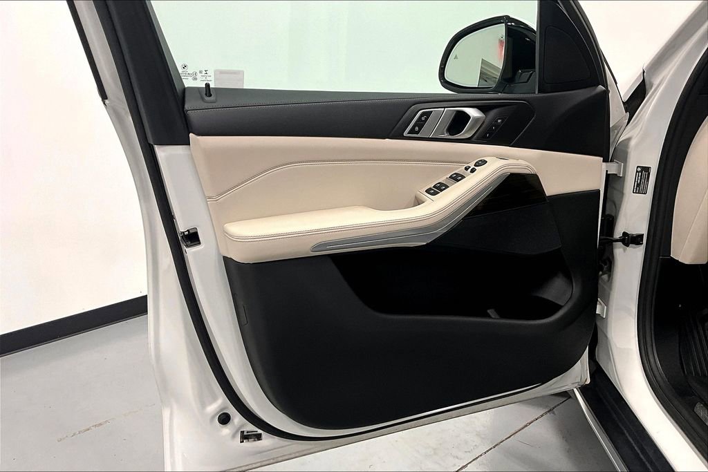 Used 2020 BMW X5 xDrive40i w/ Premium Package image 21