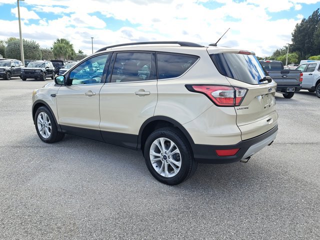 Certified 2017 Ford Escape SE w/ Equipment Group 201A image 5