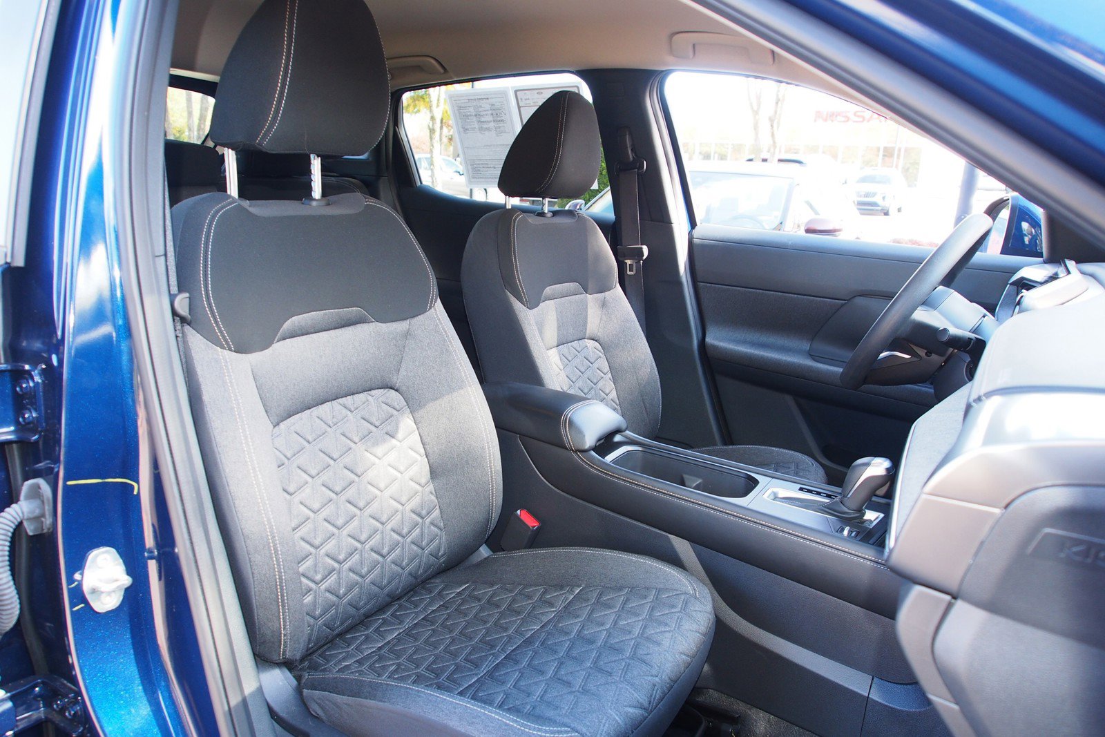 Used 2025 Nissan Kicks SV image 11