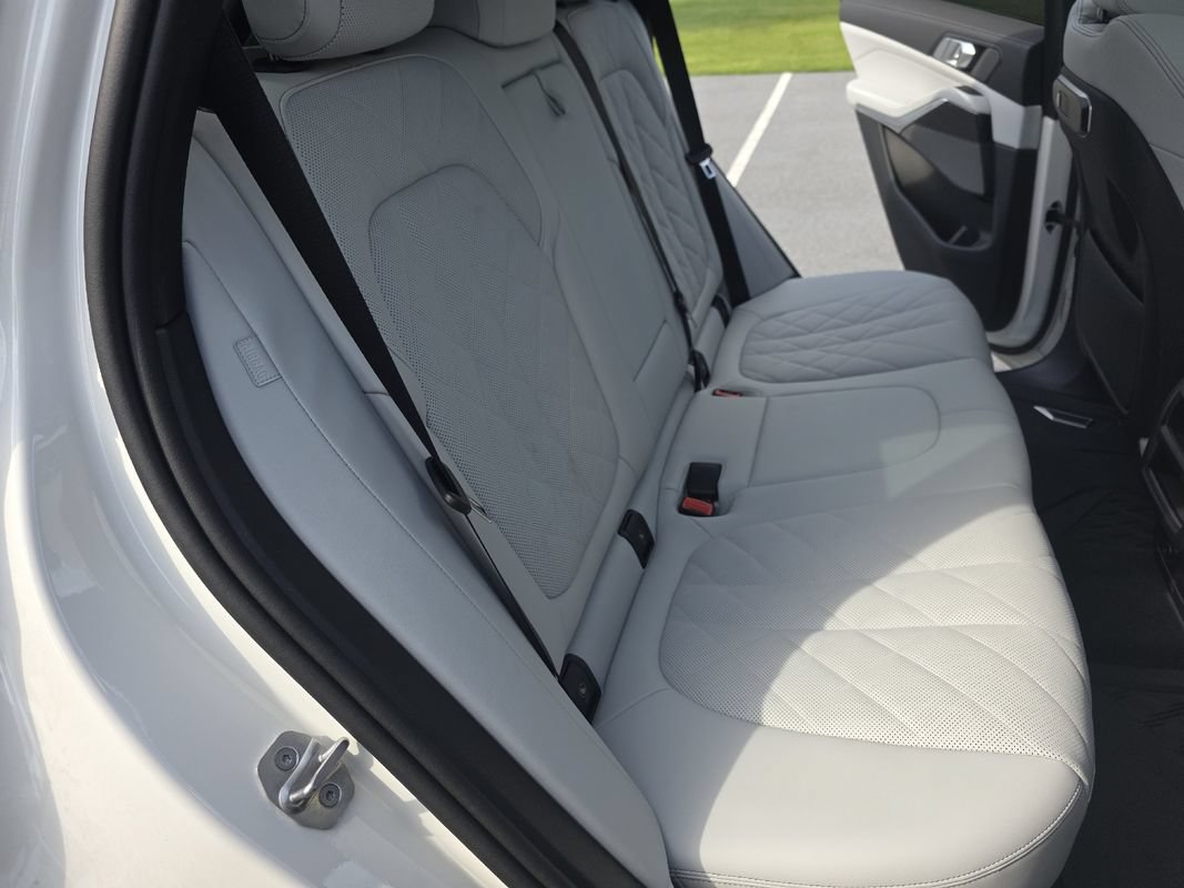 Used 2026 BMW X5 xDrive40i w/ M Sport Package AWD/4WD image 16