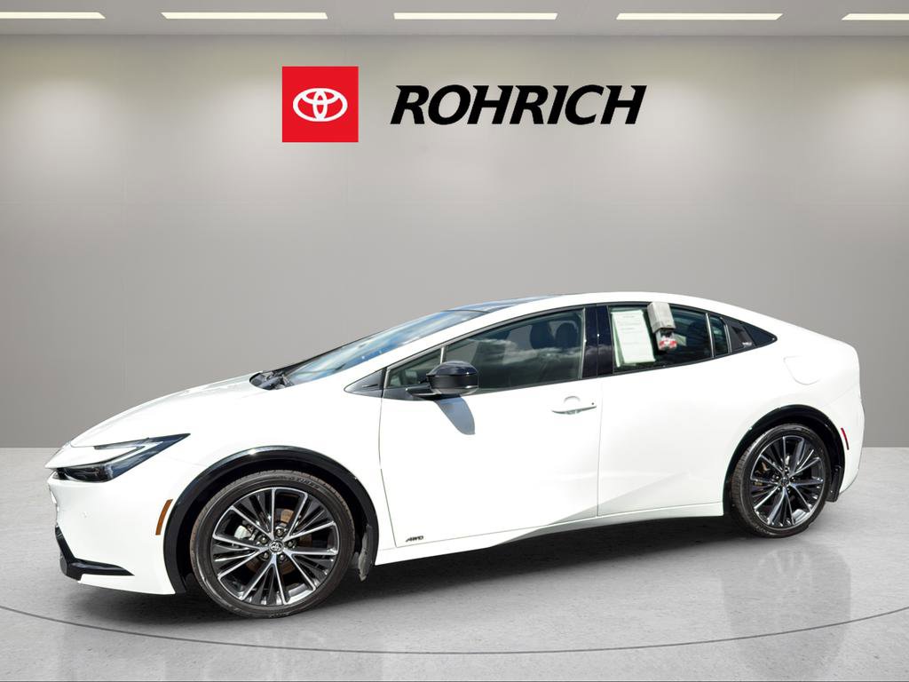 Used 2023 Toyota Prius XLE image 9