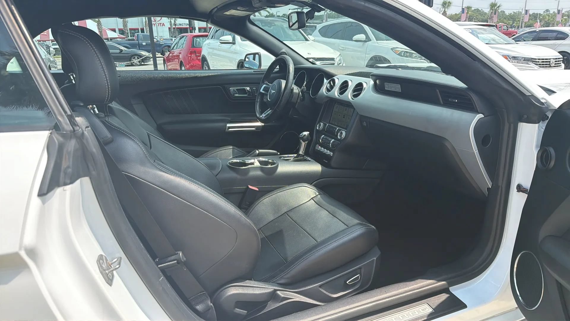 Used 2017 Ford Mustang Premium RWD image 24
