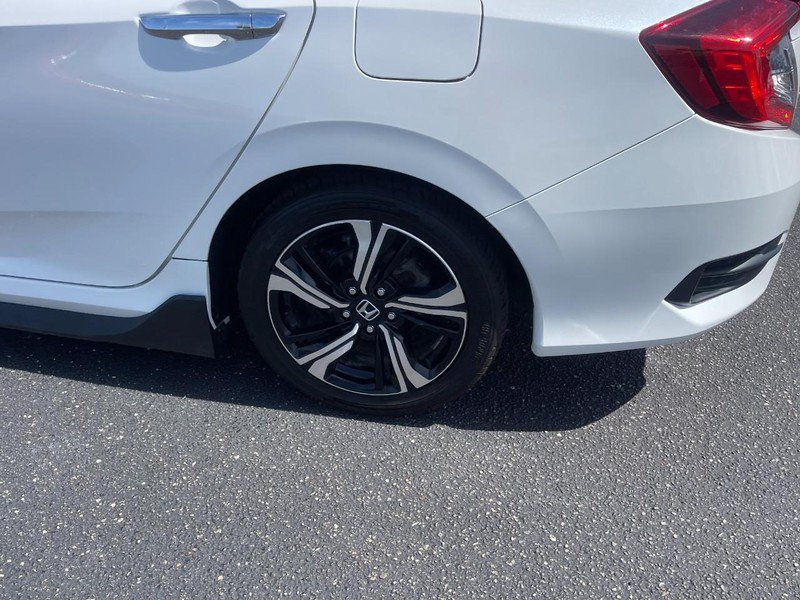 Used 2017 Honda Civic Touring image 5