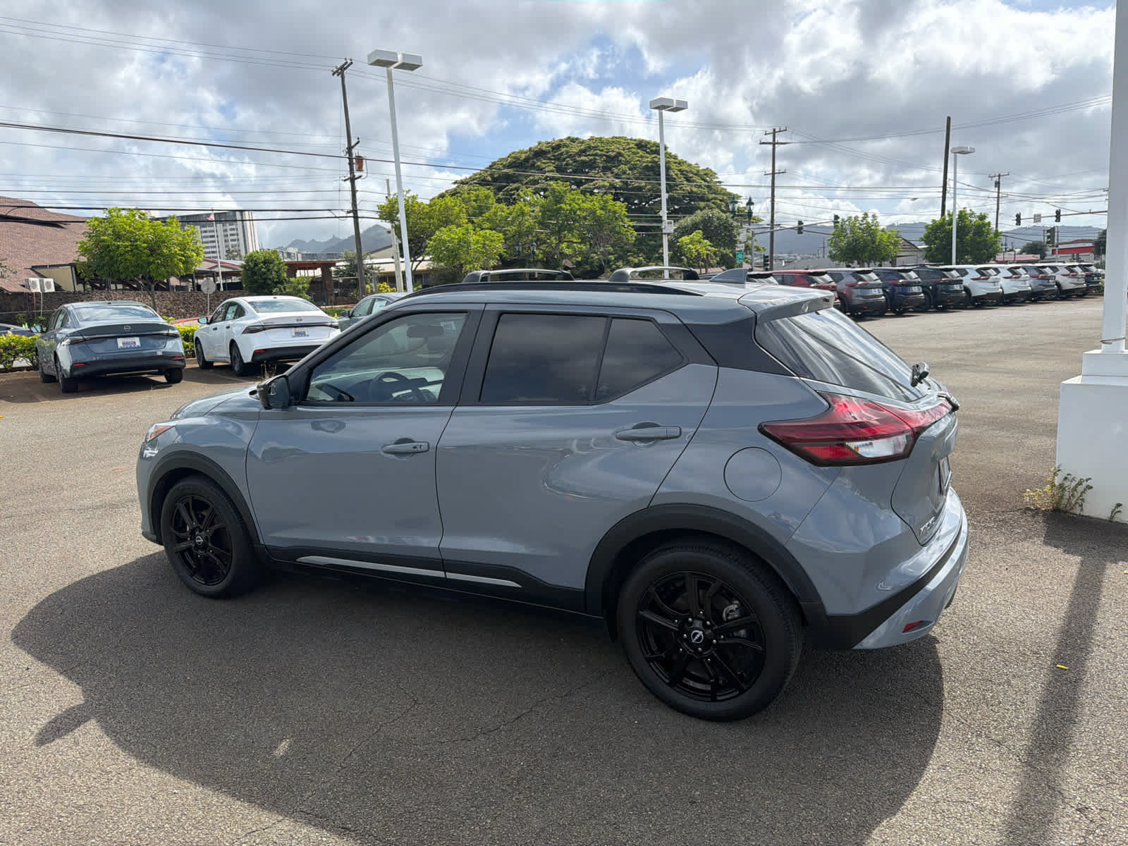 Used 2023 Nissan Kicks SR FWD image 4