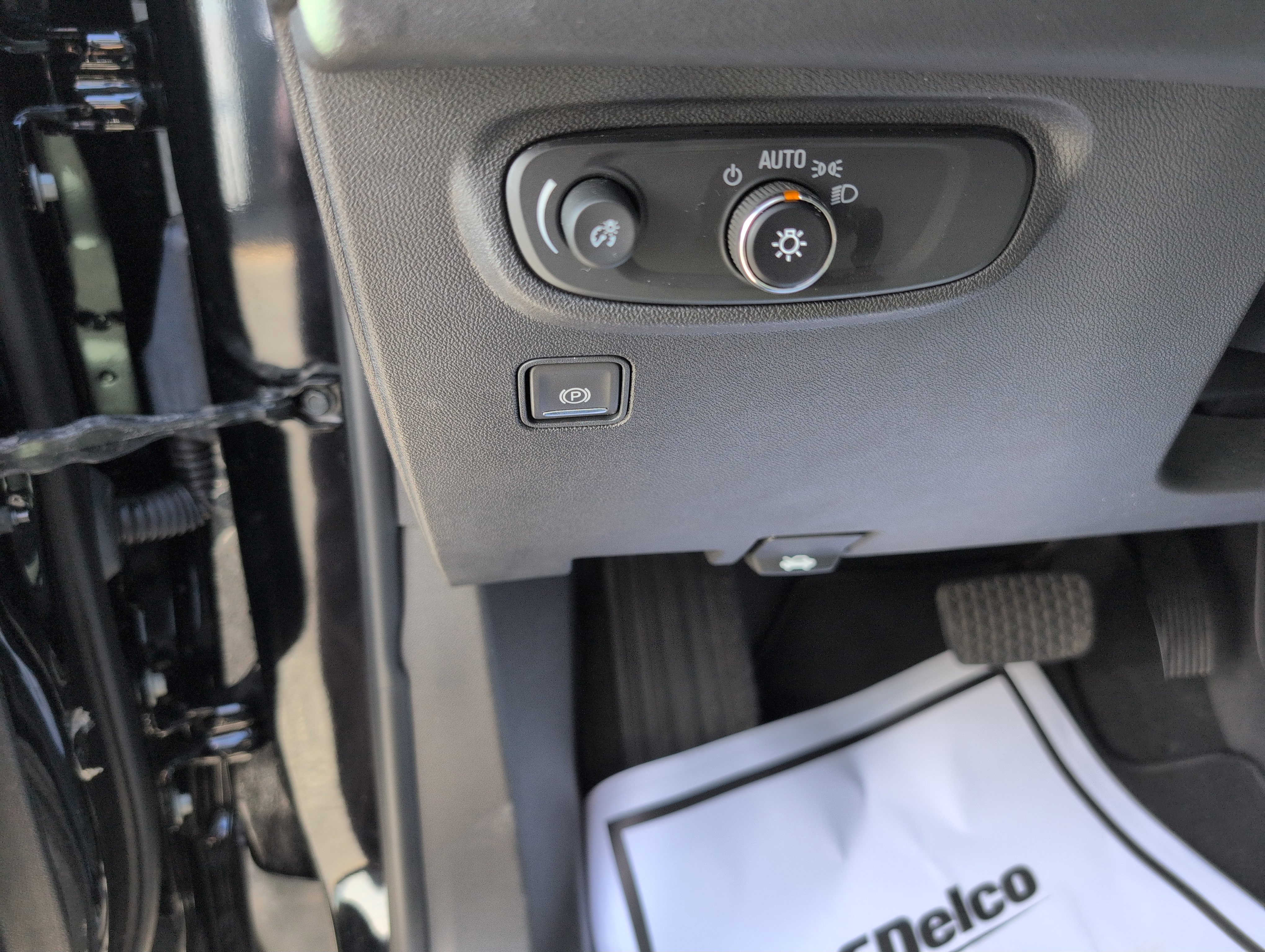 Used 2024 GMC Terrain SLE image 15