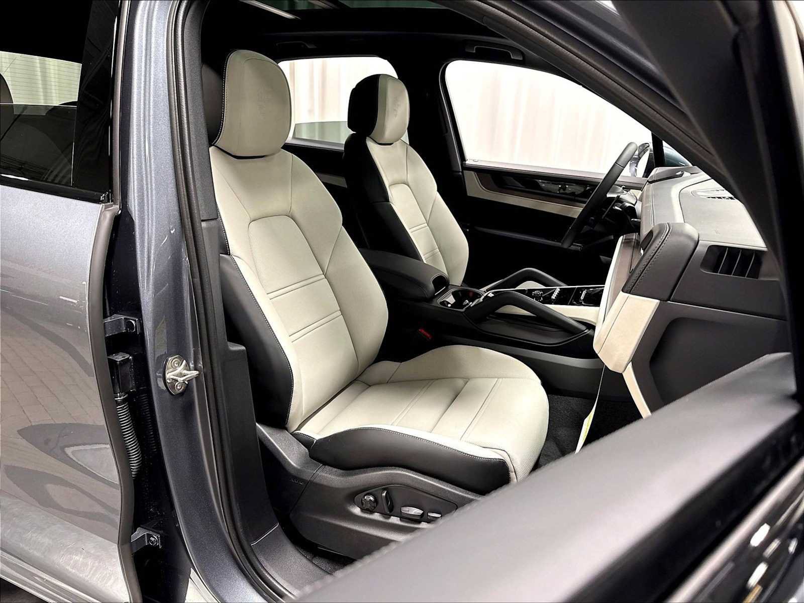New 2026 Porsche Cayenne AWD/4WD image 29