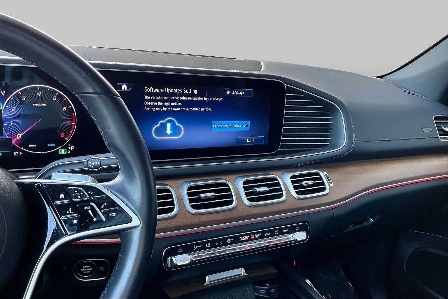 Used 2024 Mercedes-Benz GLS 450 4MATIC image 7